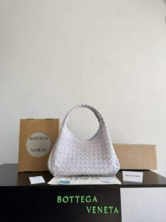 Picture of Bottega Veneta Handbags _SKUfw225797357fw